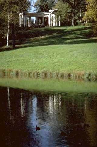   34 Pavlovsk: Apollo colonade (Cameron 1782/83)              