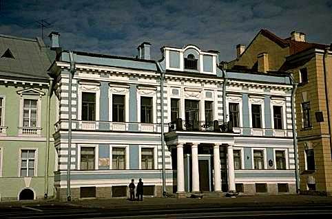   48 Universitetskaya nab.                                    