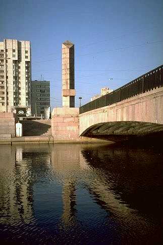   89 Novosmolenskaya nab.                                     