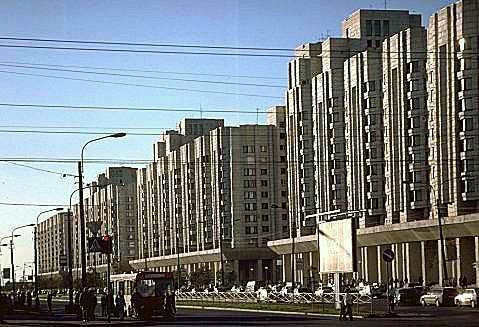   91 Novosmolenskaya nab. (the one-kilometer house)           