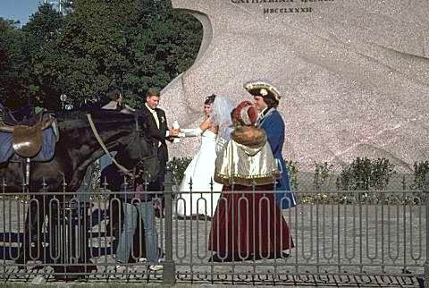   96 Peter the Gr. and Catherine the Gr. are onlooking ...    