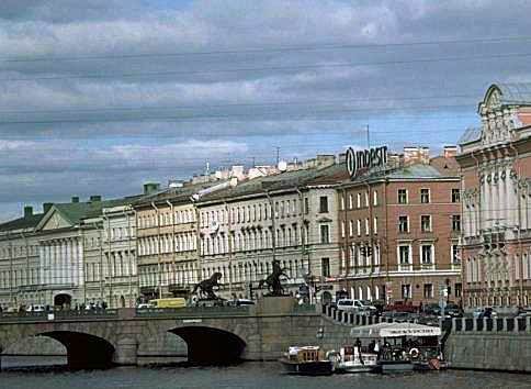  100 Anitchkov bridge (Newskij pr. across Fontanka canal)     